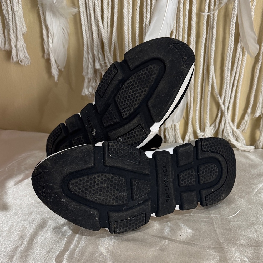 Balenciaga Women's Black and White Sock Sneakers - Picture 5 of 6